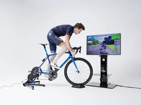 智能交互式动感单车（Peloton Bike+）